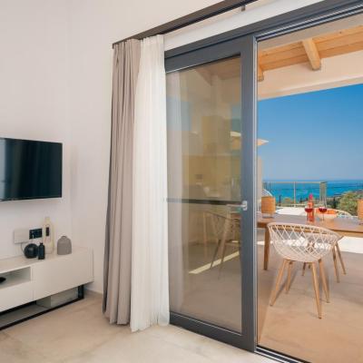 Straw Cottage A9p02828 Edit