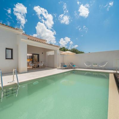 Straw Cottage A9p02868